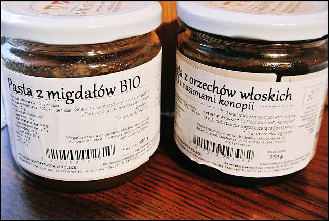 pasta orzechowa, wegańska pasta orzechowa, wegańska pasta, wegańskie słodycze, wegańskie słodkości, fit pasta orzechowa, fit krem, fit krem do kanapek, pasta migdałowa, krem bez nabiału, krem orzechowy bez nabiału, vegemarket
