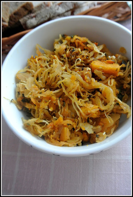 surówka bez majonezu, dietetyczna surówka, dietetyczna surówka, zespół jelita drażliwego, prebiotyki, jak dodać warzywa do diety, pyszne sałatki, jak jeść warzywa, warzywne posiłki, kapusta kiszona przepis,