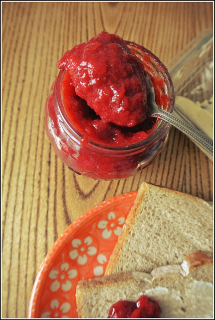 najlepszy przepis na dżem, dżem truskawkowy przepis, pyszny dżem truskawkowy, jak zrobić domowy dżem, domowy dżem, domowe przetwory, konfitura truskawkowa bez cukru, konfitura truskawkowa, przetwory bez cukru,