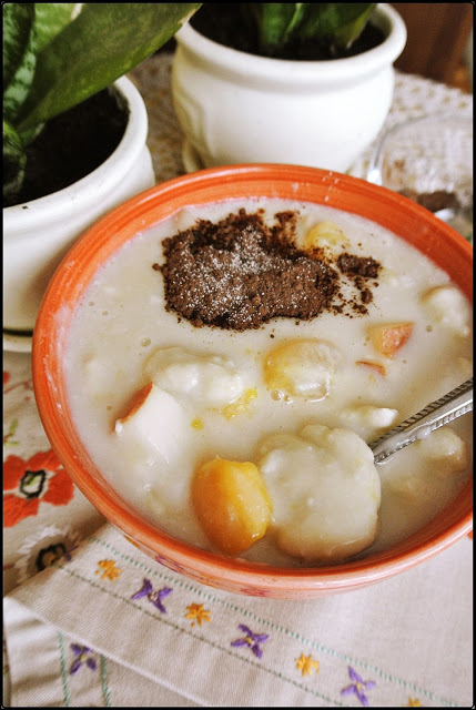 kluseczki na słodko, kluski na mleko, kluseczki na mleku, bezglutenowe kluseczki bananowe, kluski na słodko, kluski a la knedle, mąka z ryżu kleistego,