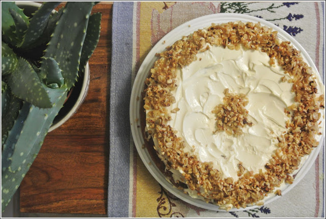 sernik bursztyn, sernik z karmelem, sernik pralinowy, sernik z karmelizowanymi płatkami, kremowy sernik