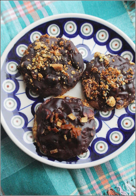 wegańskie ciastka, ciastka bezglutenowe, ciastka bez cukru, fit wypieki, zdrowe słodkości, małe łakocie, ciasteczka proste, 