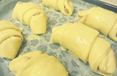 rogale półfrancuskie, ciasto półfrancuskie, jak zrobić rogale z białym makiem, masa makowa, najlepsze rogaliki,